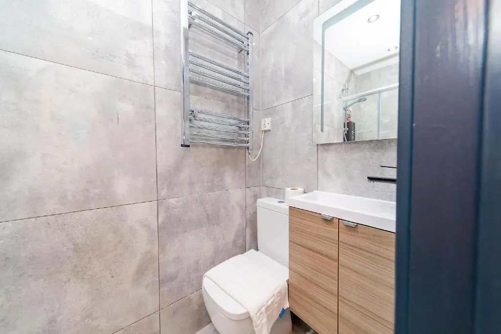 Resturday Seafront Twobedroom Bn112Shi5C Brighton 0*,  United Kingdom